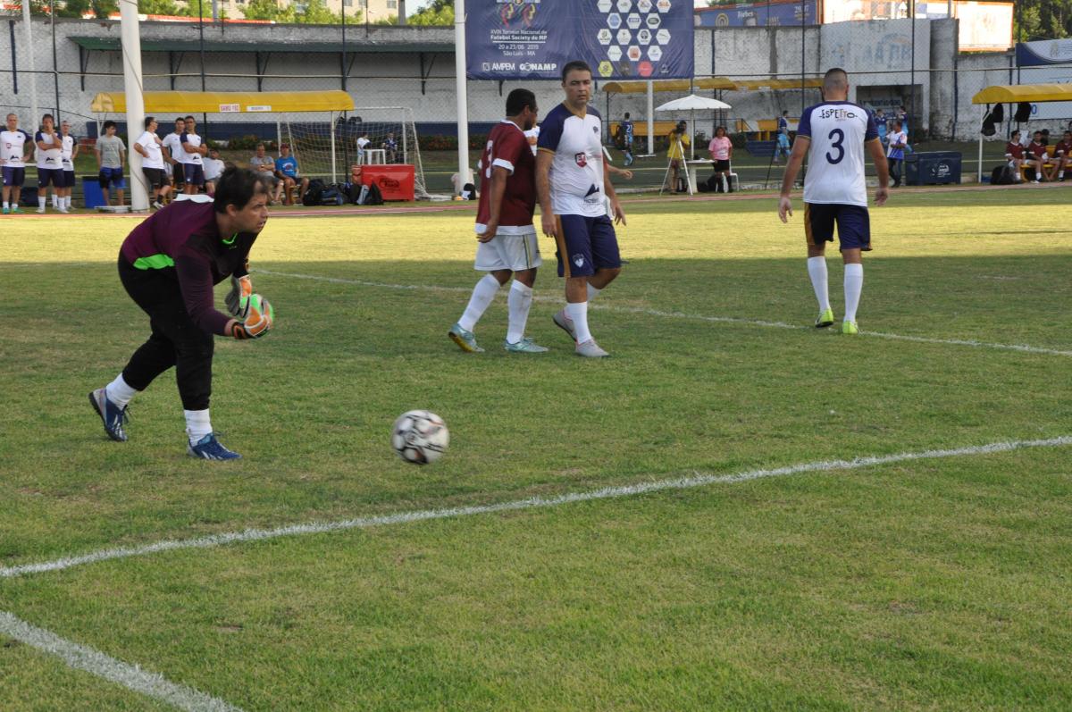 Associados ganham espaço fixo para jogar futebol society às segundas –  AMPERJ